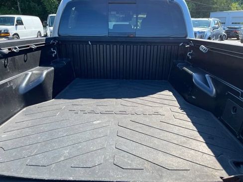 Used 2020 Toyota Tacoma TRD Sport AWD/4WD image 12