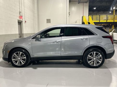 Used 2025 Cadillac XT5 Premium Luxury image 2