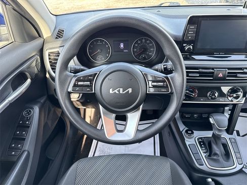 Used 2023 Kia Seltos LX image 11