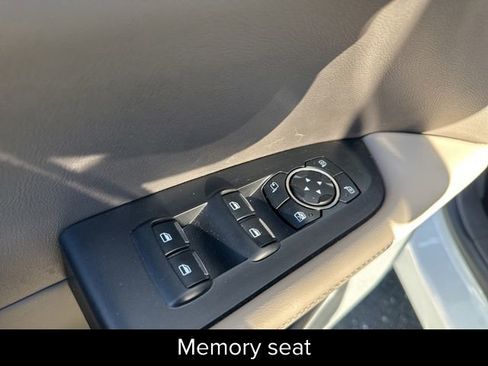 Certified 2023 Lincoln Nautilus Reserve w/ Equipment Group 202A image 14