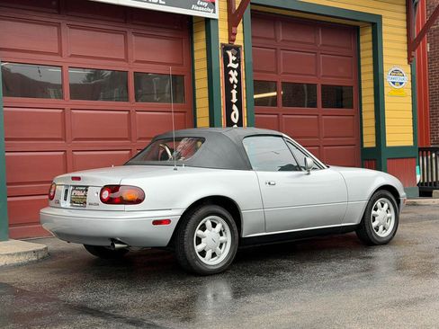 Used 1991 MAZDA MX-5 Miata RWD image 6