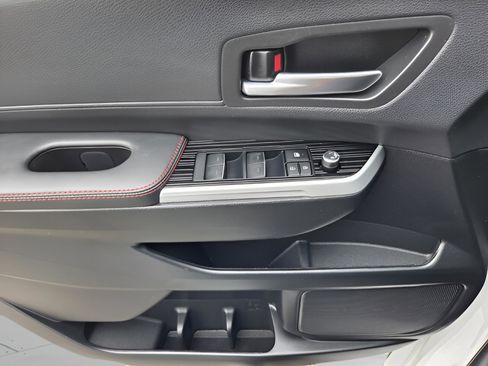 Certified 2025 Toyota Sienna XSE image 31