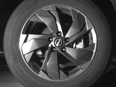 Used 2025 Nissan Rogue SV image 13