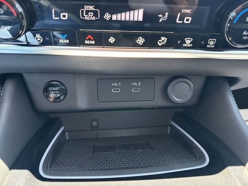 New 2026 Nissan Rogue Platinum w/ Platinum Premium Package AWD/4WD image 25