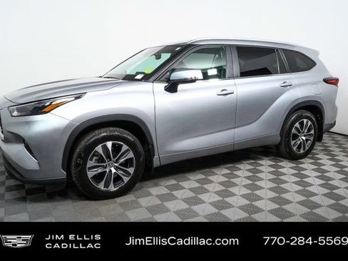 Used 2024 Toyota Highlander XLE image 30