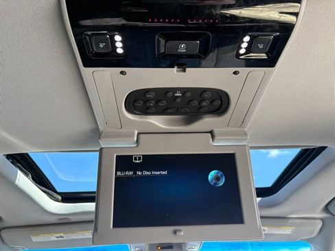 Used 2016 Cadillac Escalade Luxury image 19