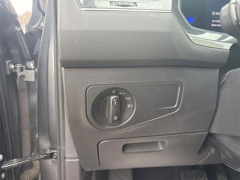 Used 2022 Volkswagen Tiguan S image 17