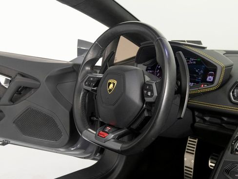 Used 2016 Lamborghini Huracan LP 610-4 AWD/4WD image 35