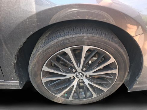 Used 2020 Toyota Camry SE w/ Convenience Package image 7