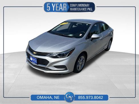 Used 2018 Chevrolet Cruze LT FWD image 1