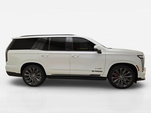 Used 2025 Cadillac Escalade V AWD/4WD image 6