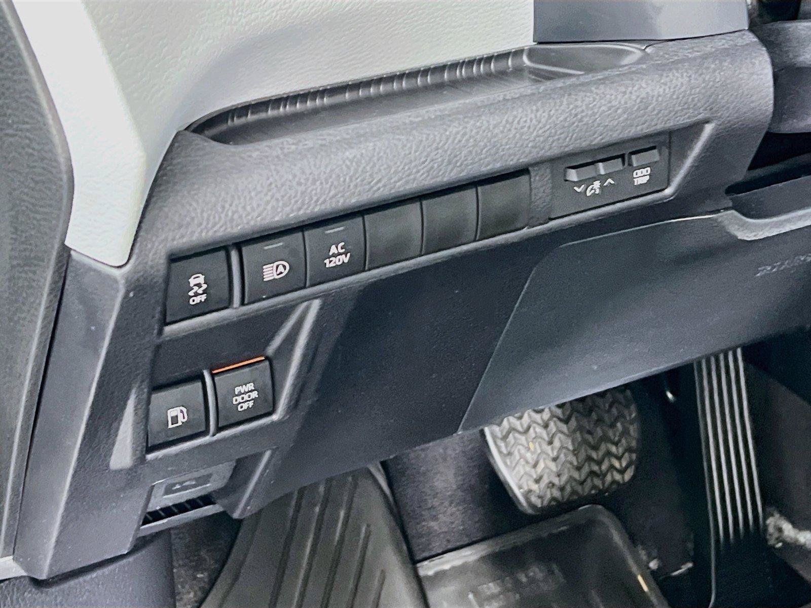 Used 2025 Toyota Sienna XLE w/ XLE Plus Package AWD/4WD image 11