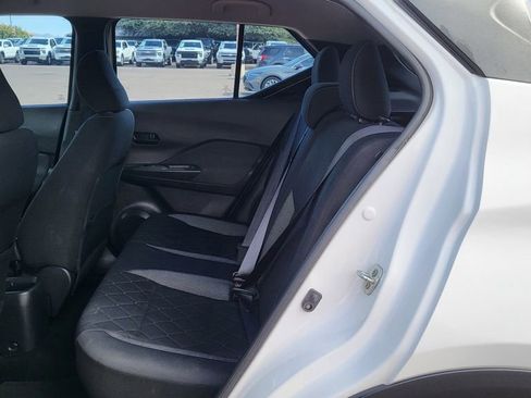 Used 2019 Nissan Kicks S image 21