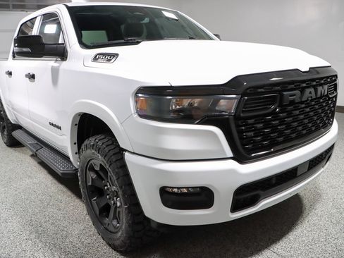 Used 2025 RAM 1500 Big Horn AWD/4WD image 6