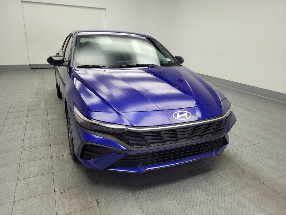 Used 2025 Hyundai Elantra Sport FWD image 14