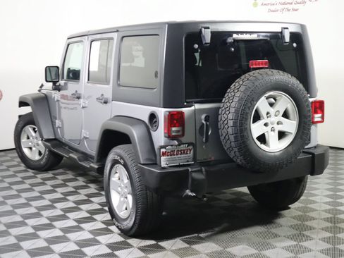Used 2018 Jeep Wrangler Unlimited Sport S AWD/4WD image 11