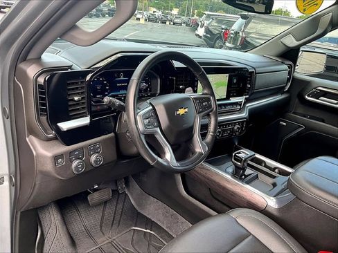 Used 2024 Chevrolet Silverado 1500 LTZ w/ LTZ Convenience Package II AWD/4WD image 8