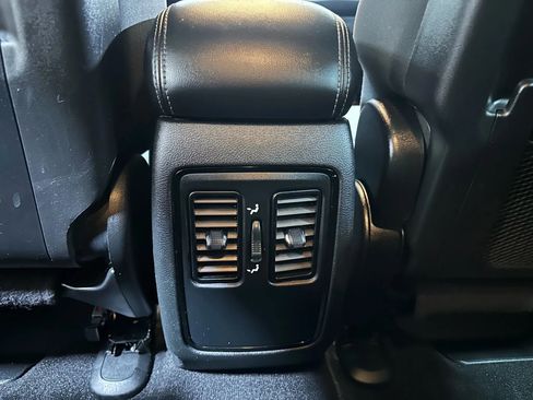 Used 2021 Dodge Durango SXT image 47