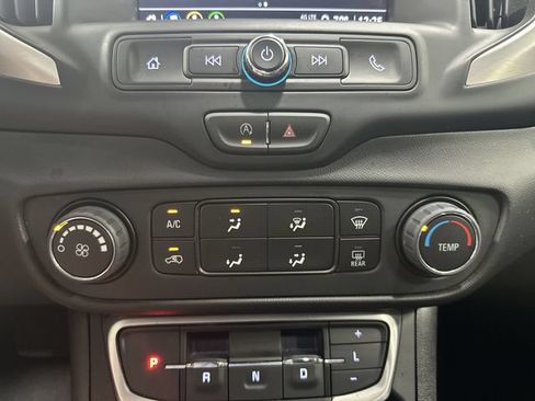 Used 2024 GMC Terrain SLE AWD/4WD image 22