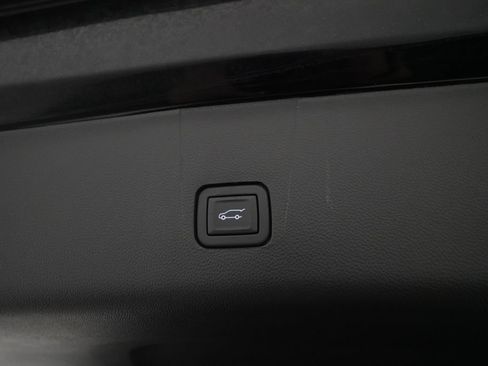 Used 2023 Chevrolet Traverse LT w/ LPO, Floor Liner Package AWD/4WD image 23