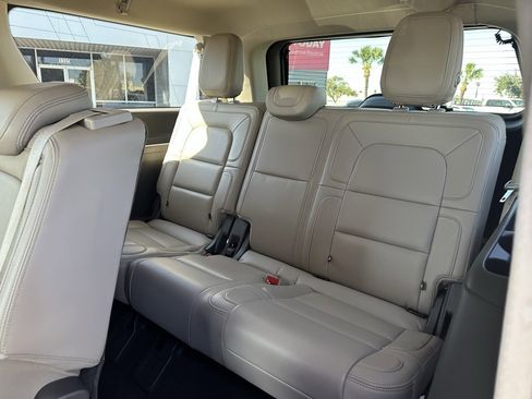 Used 2023 Lincoln Navigator L Reserve image 19