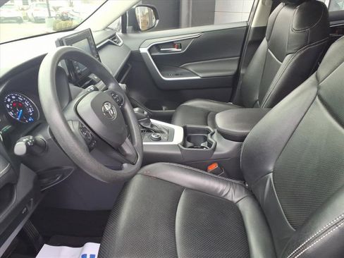Used 2019 Toyota RAV4 XLE image 14