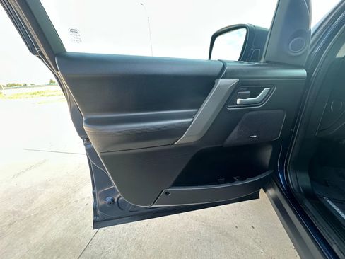 Used 2008 Land Rover LR2 SE image 28