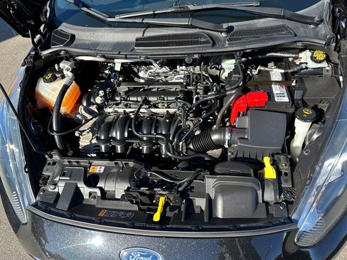 Used 2014 Ford Fiesta SE image 9