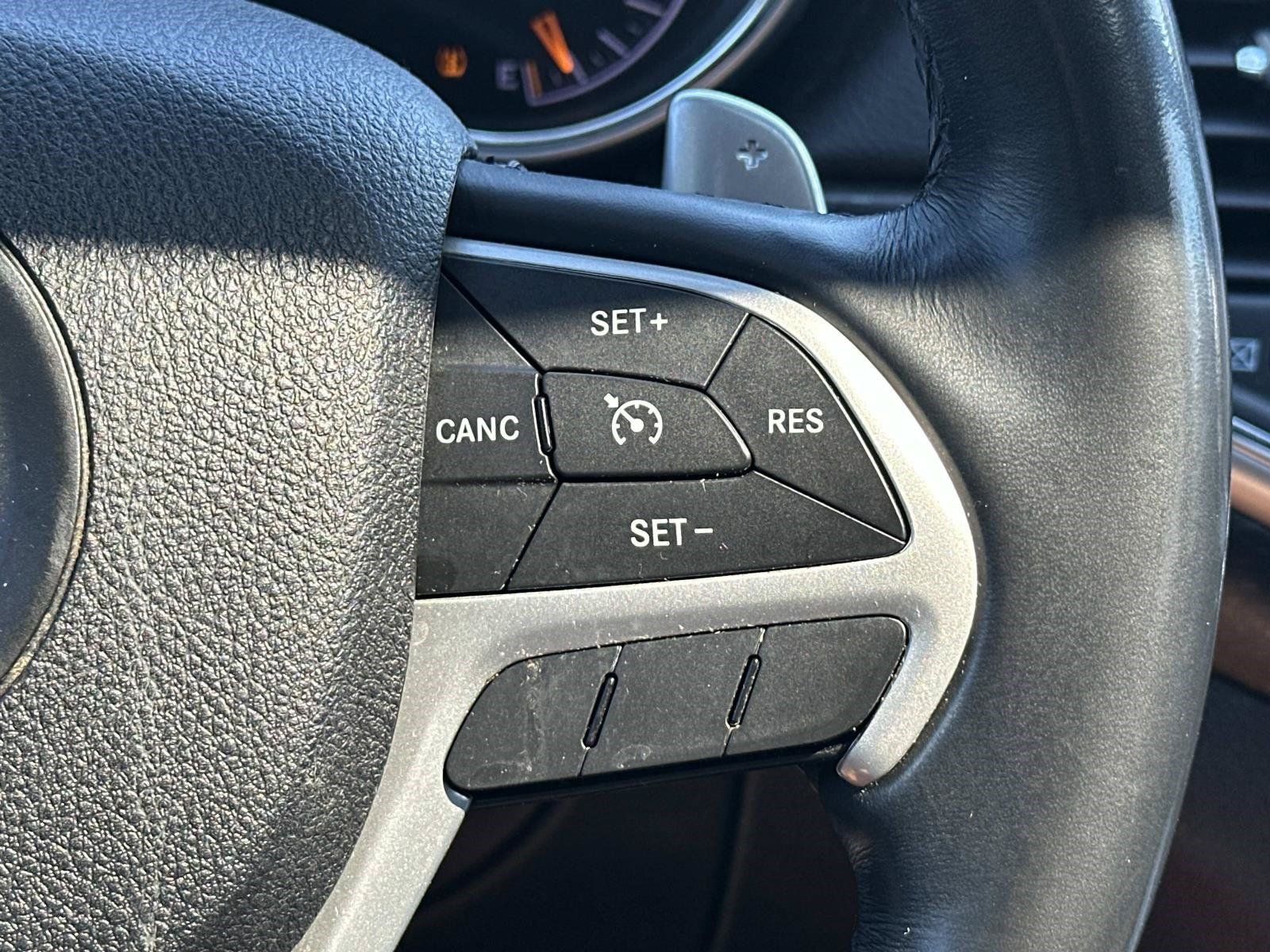 Used 2015 Jeep Grand Cherokee Altitude AWD/4WD image 25