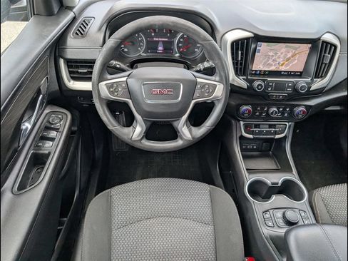 Used 2022 GMC Terrain SLE w/ Driver Convenience Package FWD image 17