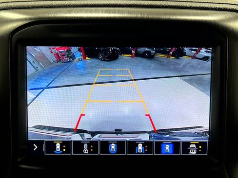 Used 2021 GMC Sierra 2500 AT4 w/ AT4 Premium Plus Package AWD/4WD image 12