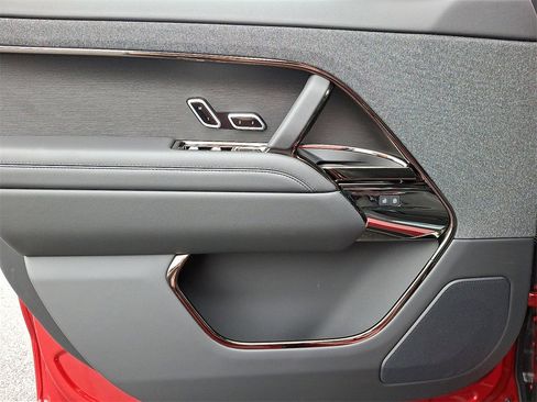 New 2025 Land Rover Range Rover Sport Dynamic SE image 9