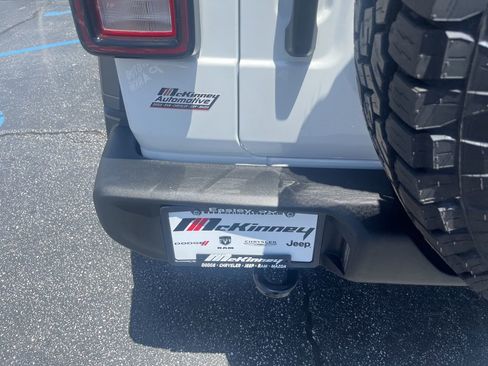 Used 2025 Jeep Wrangler Unlimited Sport AWD/4WD image 14
