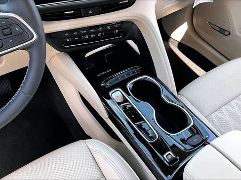 Used 2023 Buick Envision Avenir FWD image 17