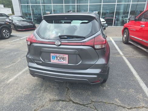 Used 2022 Nissan Kicks S FWD image 2