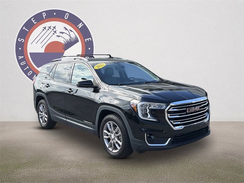 Used 2022 GMC Terrain SLT w/ Infotainment Package II image 1