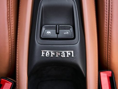 Used 2022 Ferrari F8 Tributo RWD image 65