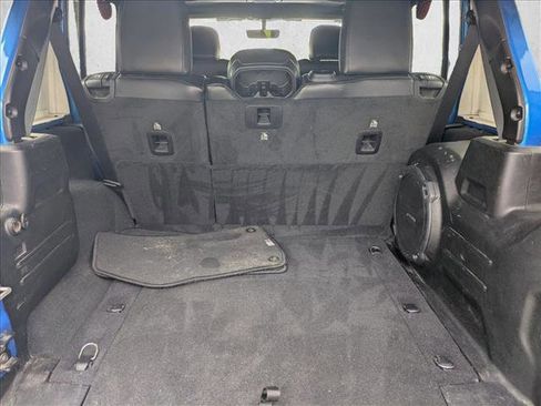 Used 2022 Jeep Wrangler Unlimited Rubicon w/ LED Lighting Group AWD/4WD image 6