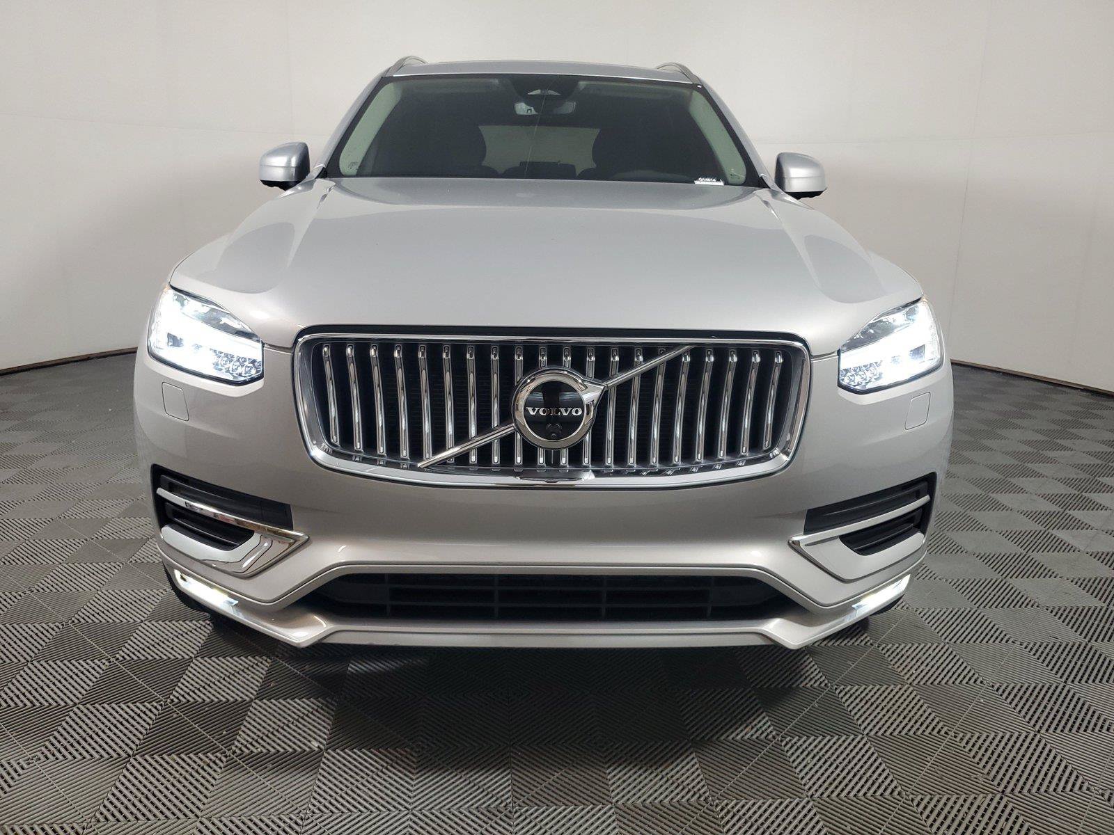 Certified 2024 Volvo XC90 B6 Plus w/ Protection Package Premier AWD/4WD image 2