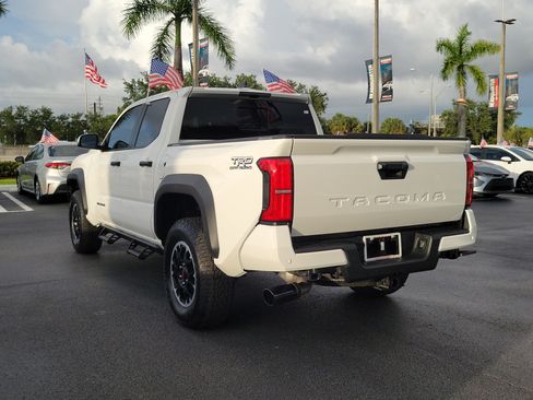 Used 2024 Toyota Tacoma TRD Off-Road w/ TRD Off Road Upgrade Package AWD/4WD image 9