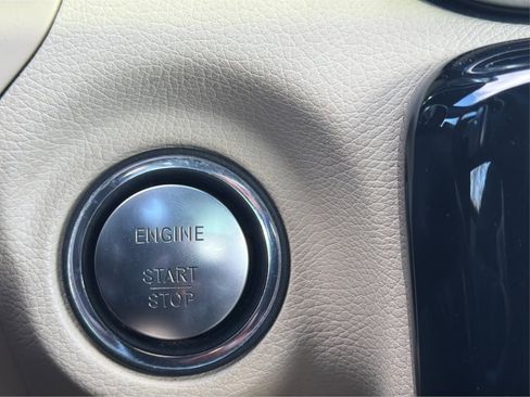 Used 2020 Mercedes-Benz SLC 300 w/ Premium Package image 40