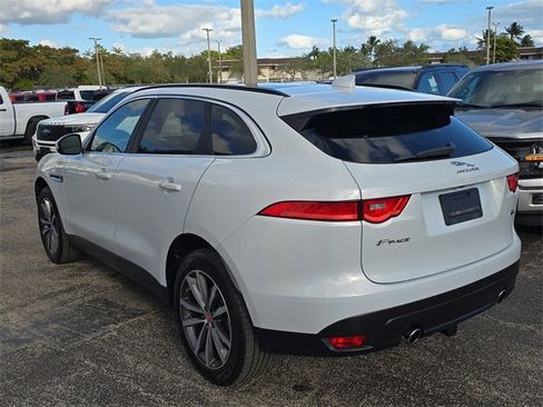 Used 2017 Jaguar F-PACE Prestige image 4