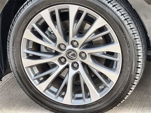 Used 2019 Lexus ES 350 image 9