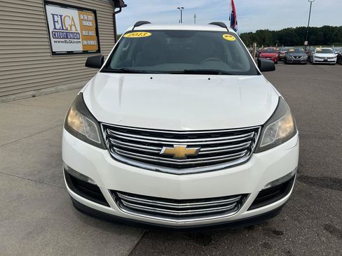 Used 2013 Chevrolet Traverse LS FWD image 2
