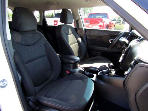 Used 2018 Kia Soul image 25