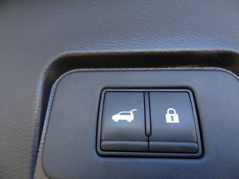 Used 2022 Nissan Rogue SV w/ SV Premium Package image 22