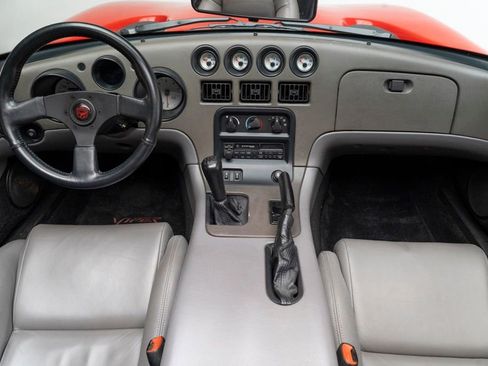 Used 1993 Dodge Viper RT/10 RWD image 2