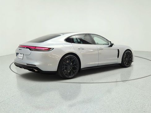 Used 2021 Porsche Panamera image 5