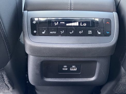 Certified 2024 Nissan Pathfinder SL w/ SL Premium Package FWD image 31