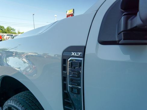 Used 2023 Ford F350 XLT AWD/4WD image 8